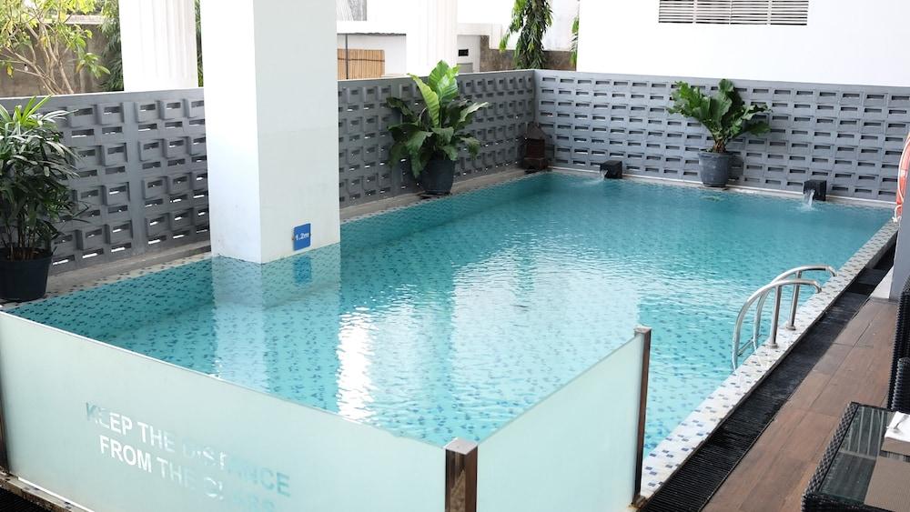 Khas Tugu Hotel Yogyakarta Exterior foto